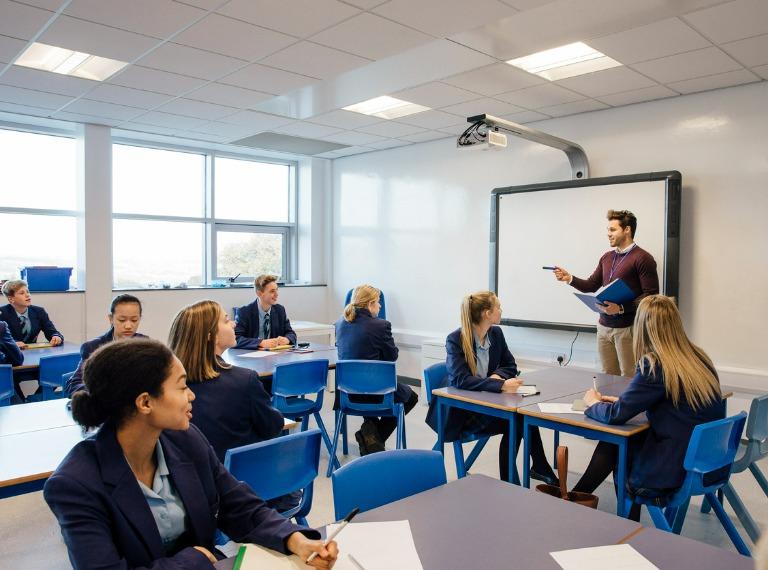 a-guide-to-teacher-salaries-benefits-in-the-uk-reed